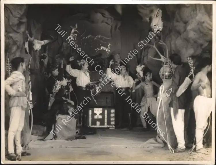 Wadia, Homi (Producer), Toofani Tirandaz, 1947 | Photographic Still | CinemaEducation | 00835276