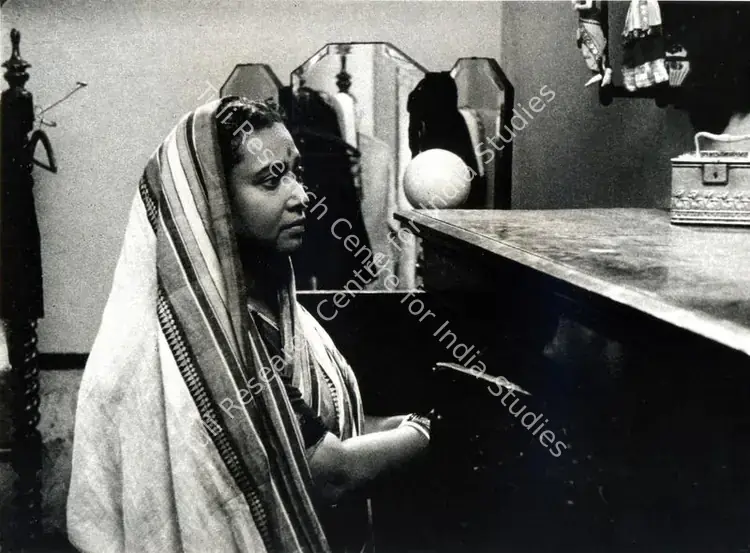 Mitra, Subrata (Cinematographer), Parash Pathar, 1958 | Photographic Still | CinemaEducation | 00663479