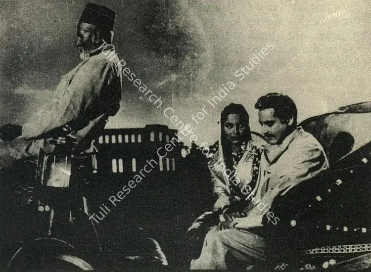 Murthy, V.K. (Cinematographer), Sahib Bibi Aur Ghulam, 1962. Waheeda Rehman and Guru Dutt in Sahib, Bibi aur Gulam | Photographic Still, Journal of Arts & Ideas, January-March 1983 | CinemaEducation | 00710260