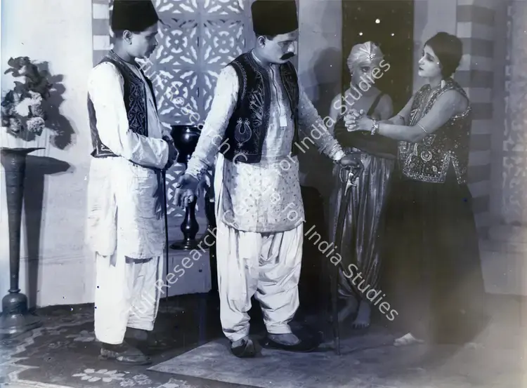 Master, Homi (Director), Khawab E Hasti, 1934 | Photographic Still | CinemaEducation | 00831963