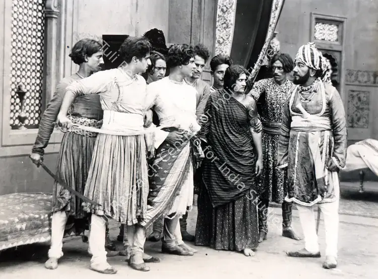Gidwani, M. (Director), Anangsena, 1931 | Photographic Still | CinemaEducation | 00829978