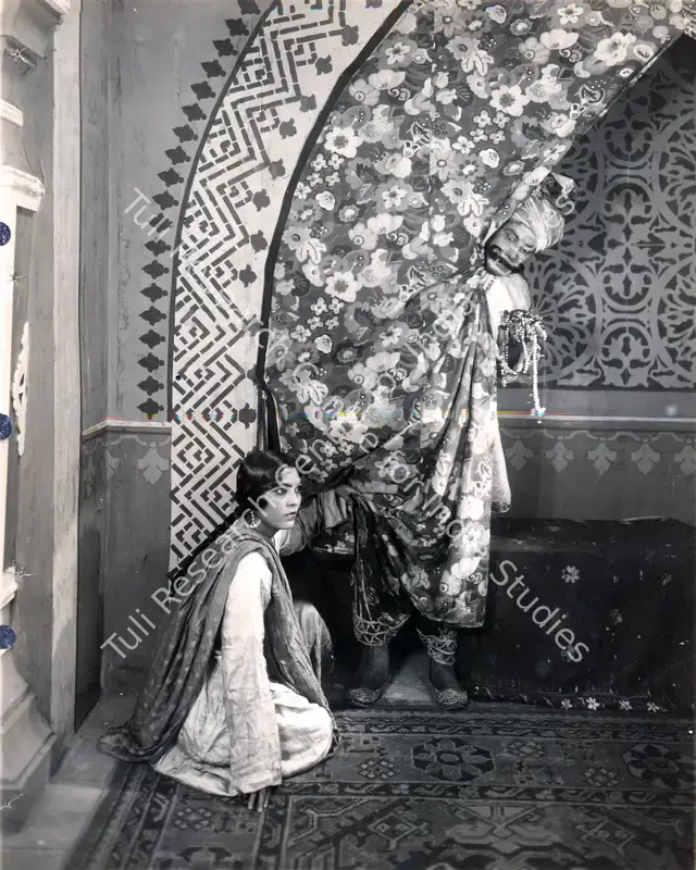 Gidwani, Moti B. (Director), Daku Ki Ladki, 1933 | Photographic Still | CinemaEducation | 00830896