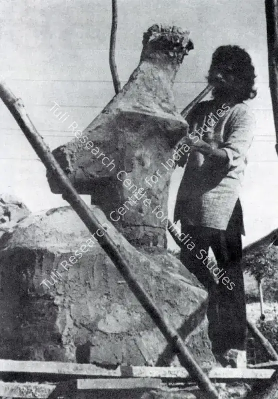 Unknown (Photographer). P.S. Nandhan at Work. n.d. | Contemporary Photograph, Artrends, July-October 1981 - January-April 1982 | FineArts | 00543528