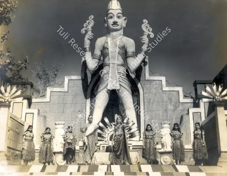 Wadadeker, Anant (Cinematographer), Zimbo, 1958 | Photographic Still | CinemaEducation | 00834863