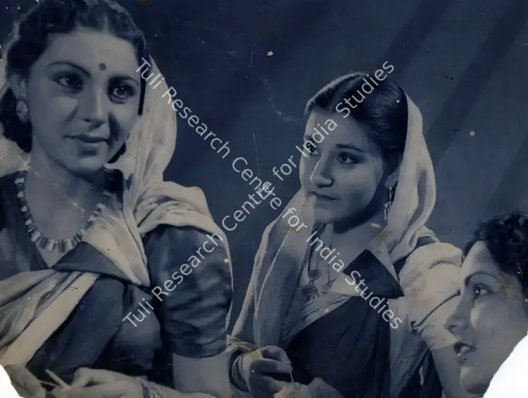 Pai, Surendra (Cinematographer), Hum Ek Hain, 1946 | Photographic Still | CinemaEducation | 00831621