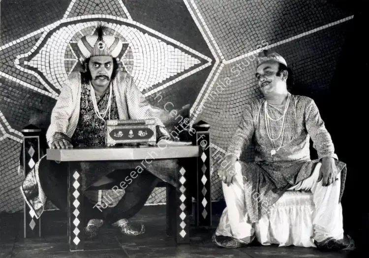 Roy, Soumendu (Cinematographer), Hirak Rajar Deshe, 1980 | Photographic Still | CinemaEducation | 00663331