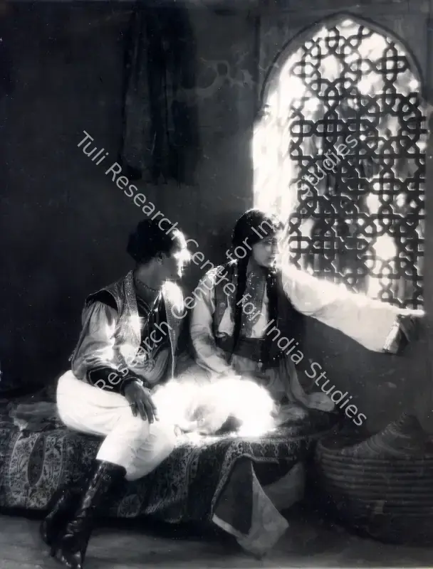 Gidwani, Moti B. (Director), Daku Ki Ladki, 1933 | Photographic Still | CinemaEducation | 00830916