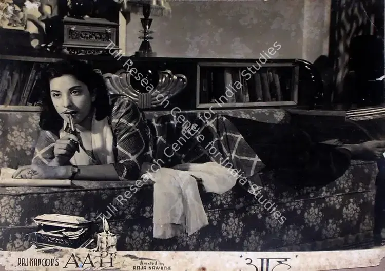 Pathare, Jaywant (Cinematographer), Aah, 1953 | Lobby Card | CinemaEducation | 00809173