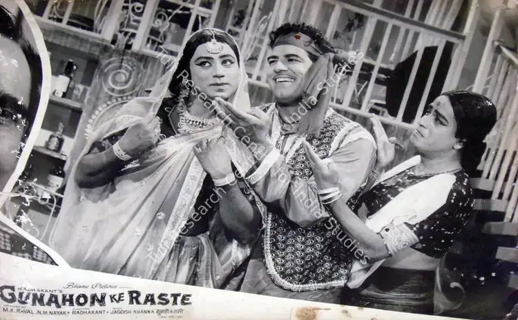 Nayak, N.M. (Producer), Gunahon Ke Raste, 1970 | Lobby Card | CinemaEducation | 00816951