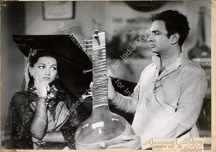 Irani, Faredoon A. (Cinematographer), Anmol Ghadi, 1946 | Lobby Card | CinemaEducation | 00809404