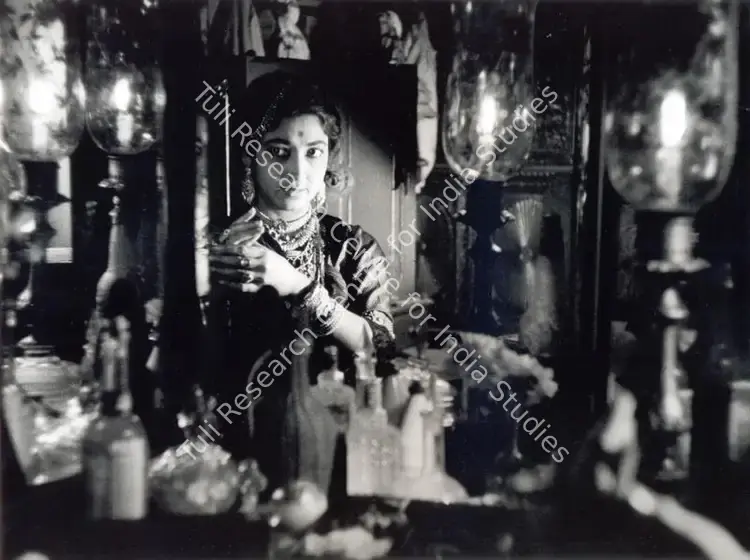 Roy, Soumendu (Cinematographer), Teen Kanya, 1961 | Photographic Still | CinemaEducation | 00663646