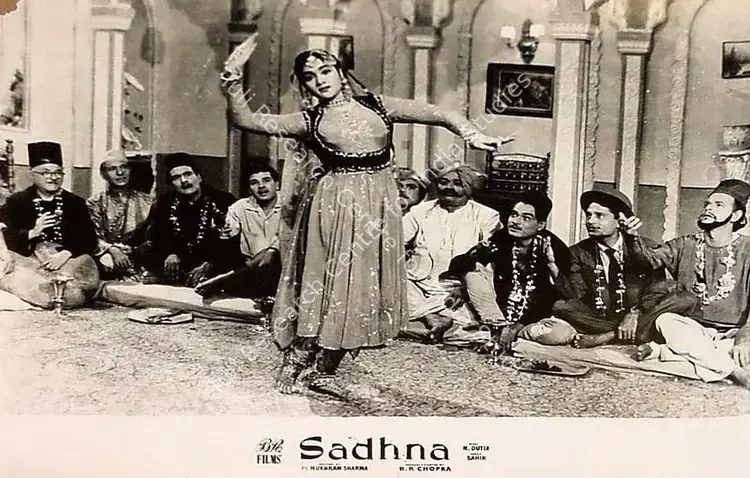 Malhotra, M.N. (Cinematographer), Sadhna, 1958 | Lobby Card | CinemaEducation | 00826392