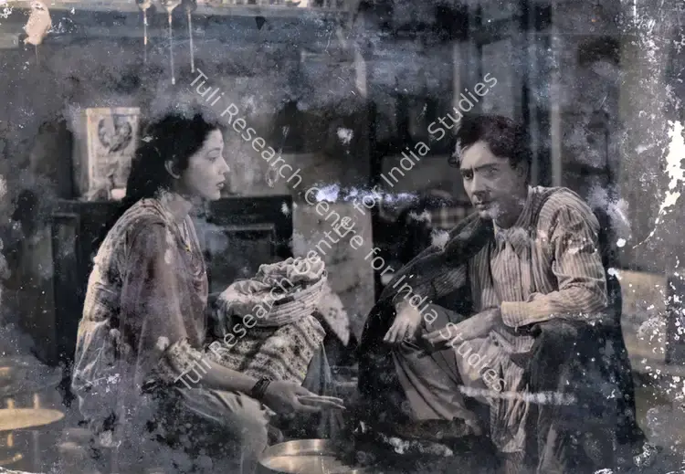 Kunkalekar, Vaikunth (Cinematographer), Garm Coat, 1955 | Photographic Still | CinemaEducation | 00831346