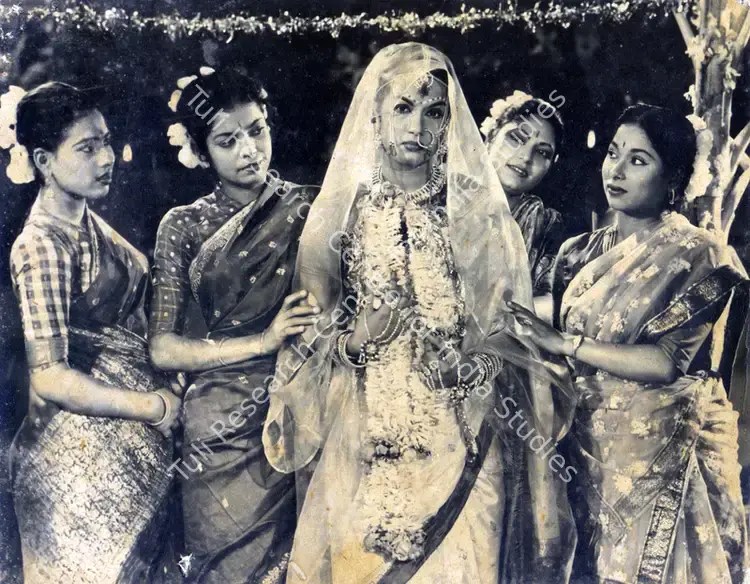 Hasham, Aga (Cinematographer), Duniya Jhukti Hai, 1960 | Photographic Still | CinemaEducation | 00831193