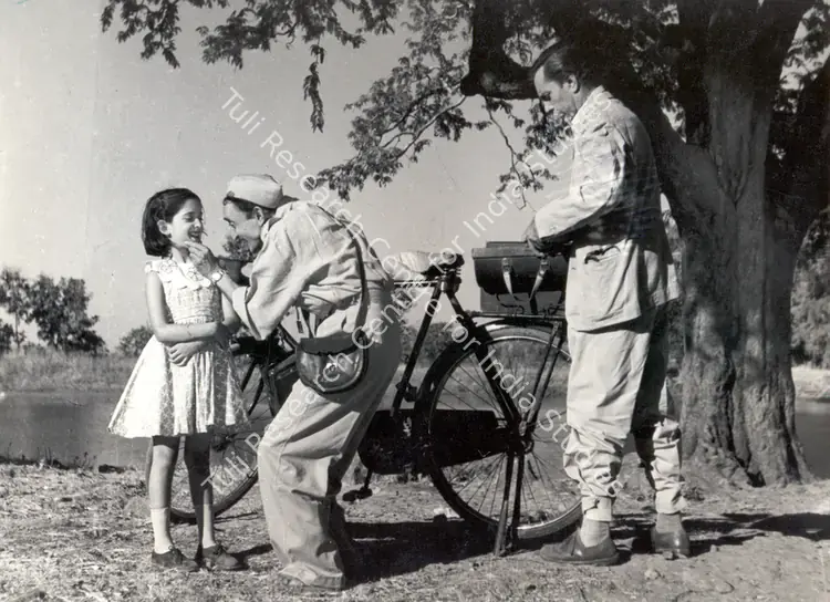 Pathare, Jaywant (Cinematographer), Anuradha, 1960 | Photographic Still | CinemaEducation | 00830057