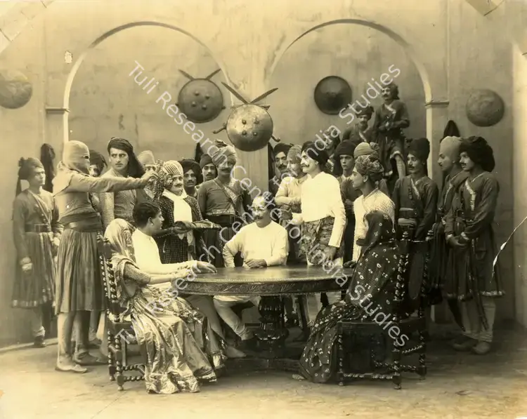 Karani, Pesi (Director), Dagabaz Ashak, 1932 | Photographic Still | CinemaEducation | 00839717