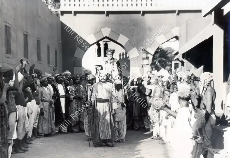 Karani, Pesi (Director), Dagabaz Ashak, 1932 | Photographic Still | CinemaEducation | 00830876
