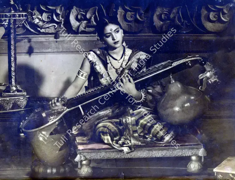Bhatt, Shanker (Producer), Vikramaditya, 1945 | Photographic Still | CinemaEducation | 00834543