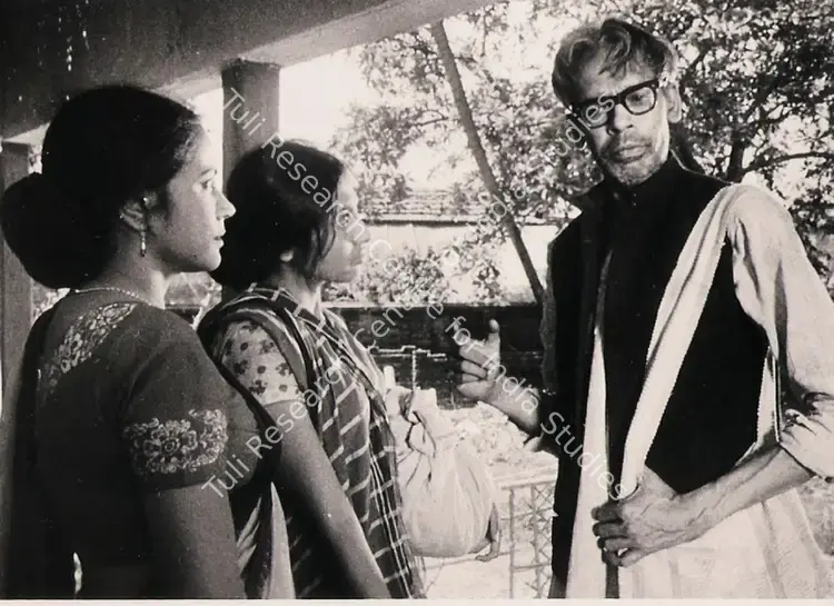 Islam, Baby (Cinematographer), Jukti Takko Aar Gappo, 1974 | Photographic Still | CinemaEducation | 00857121