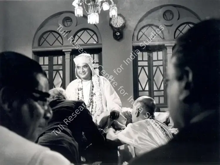 Ray, Satyajit (Director), Ka Purush Maha Purush, 1965 | Photographic Still | CinemaEducation | 00663451