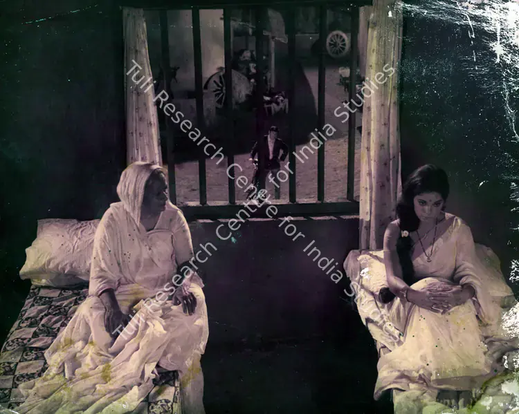 Ratra, V. (Cinematographer), Tere Mere Sapne, 1971 | Photographic Still