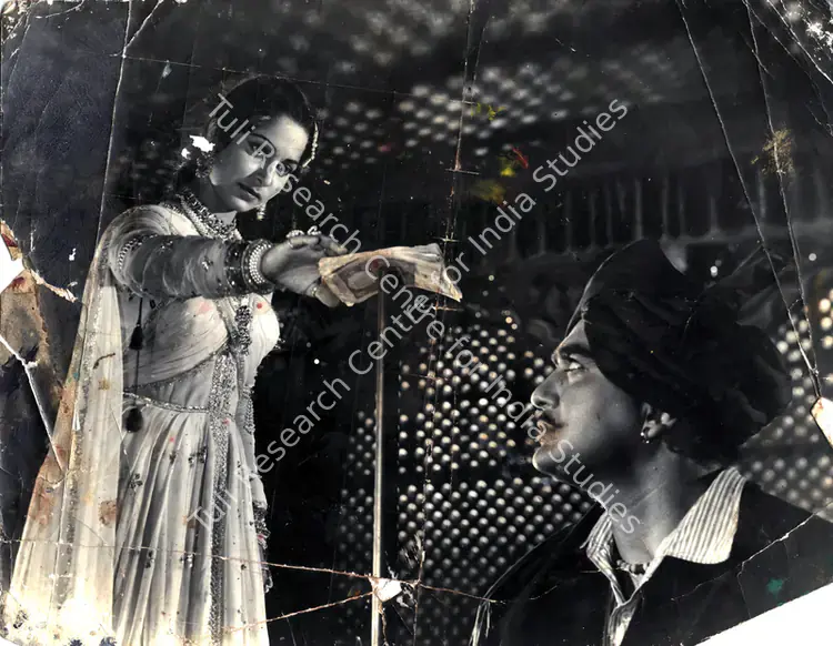Bhattacharjee, Apurba (Cinematographer), Mujhe Jeene Do, 1963 | Photographic Still