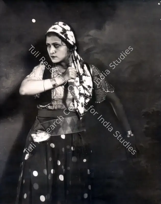 Gidwani, Moti B. (Director), Daku Ki Ladki, 1933 | Photographic Still | CinemaEducation | 00830913
