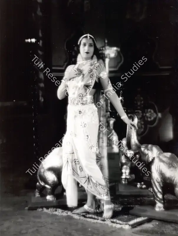 Irani, Aspi (Director), Sundari, 1936 | Photographic Still | CinemaEducation | 00834979