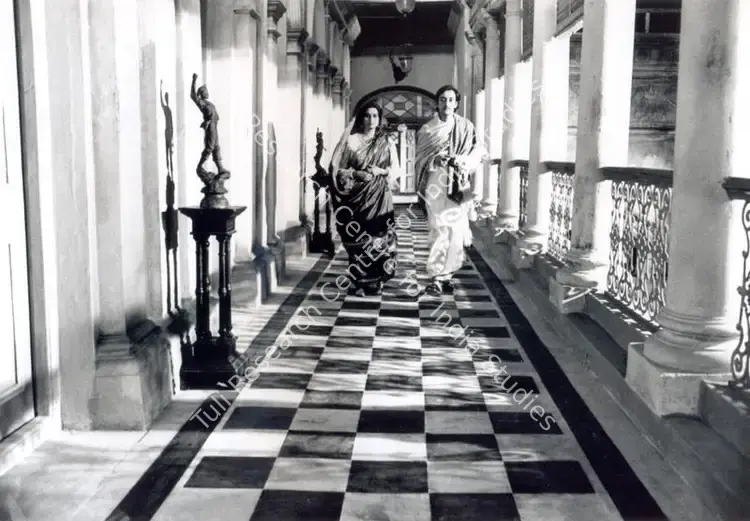 Roy, Soumendu (Cinematographer), Ghare Baire, 1985 | Photographic Still | CinemaEducation | 00663288
