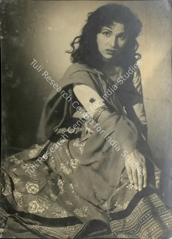 Dave, Ravindra (Director), Bhai Saheb, 1954 | Photographic Still | CinemaEducation | 00830483