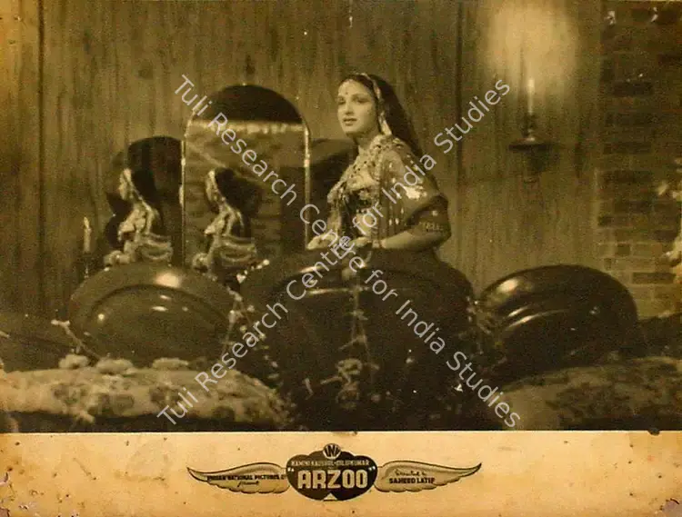 Lateef, Shahid (Director), Arzoo, 1950 | Lobby Card | CinemaEducation | 00809662