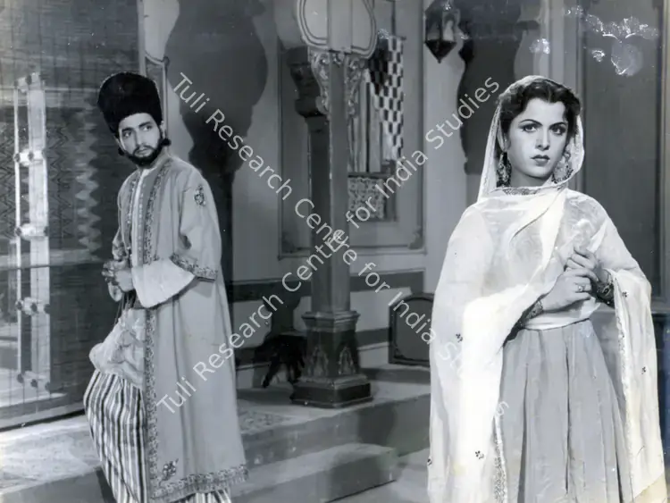 Avadhut, V. (Cinematographer), Mirza Ghalib, 1954 | Photographic Still | CinemaEducation | 00832462