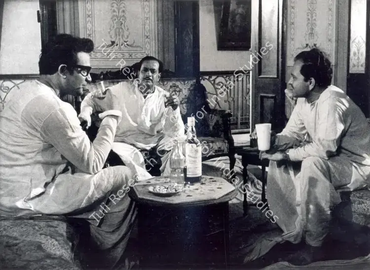 Roy, Soumendu (Cinematographer), Chidiakhana, 1967 | Photographic Still | CinemaEducation | 00663015
