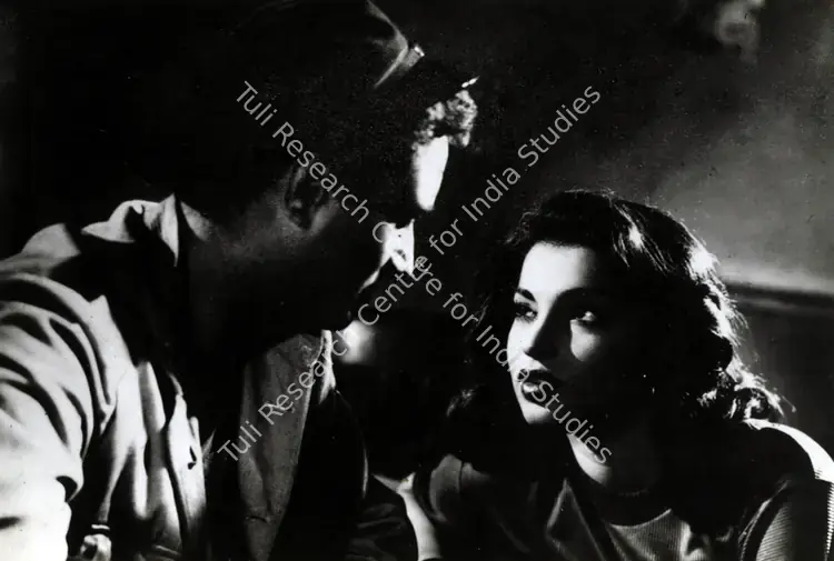 Ratra, V. (Cinematographer), Taxi Driver, 1954 | Photographic Still | CinemaEducation | 00833916