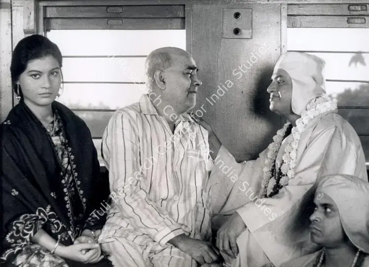 Ray, Satyajit (Director), Ka Purush Maha Purush, 1965 | Photographic Still | CinemaEducation | 00663447