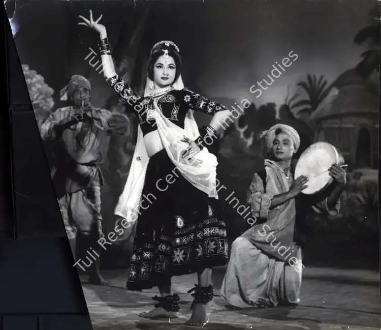 Shah, Kalyanji (Producer), Ek Saal Pahle, 1965 | Photographic Still | CinemaEducation | 00831252