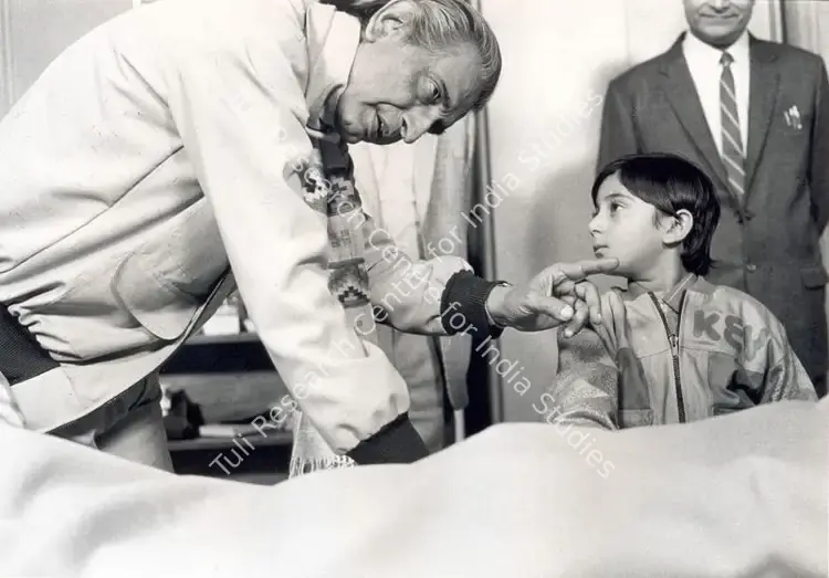 Ghosh, Nemai (Still Photographer), Shakha Proshakha, 1991 | Working Still | CinemaEducation | 00663765
