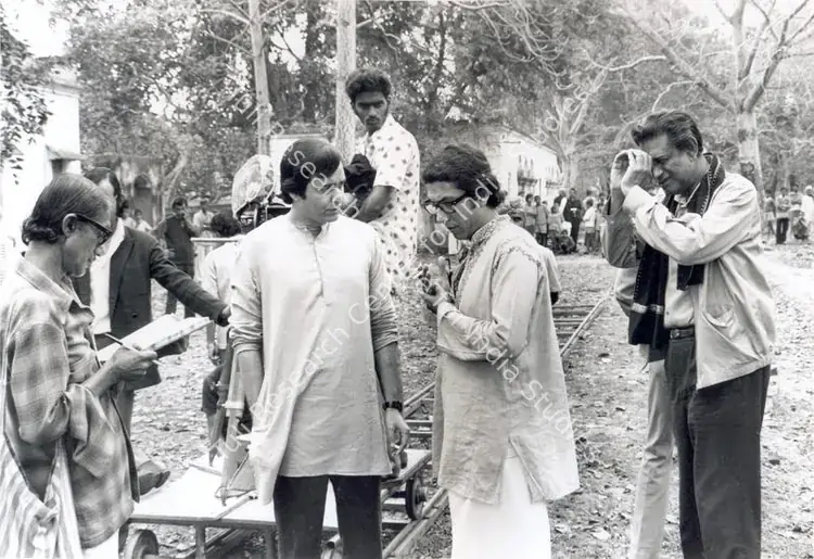 Ghosh, Nemai (Still Photographer), Joi Baba Felunath, 1979 | Working Still