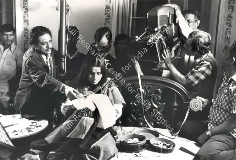 Ghosh, Nemai (Still Photographer), Ghare Baire, 1985 | Working Still | CinemaEducation | 00663698