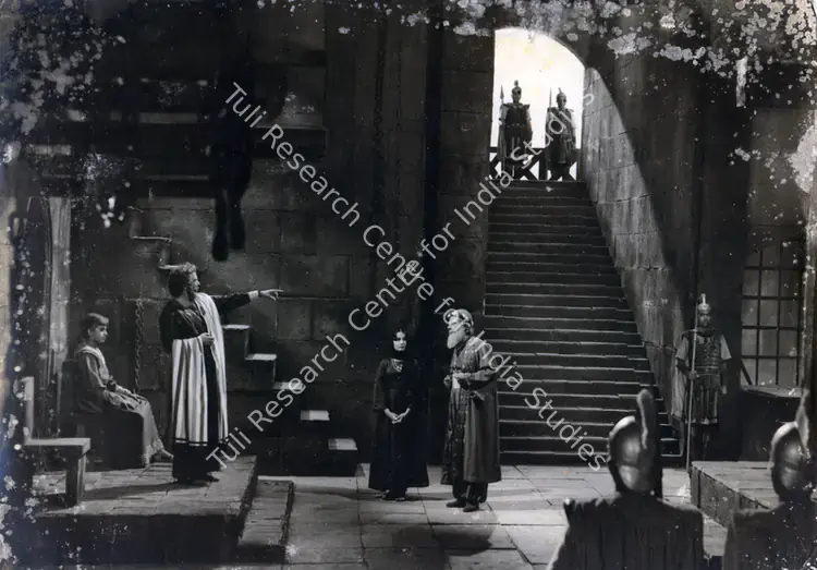 Gupta, Dilip (Cinematographer), Yahudi, 1958 | Photographic Still | CinemaEducation | 00834595