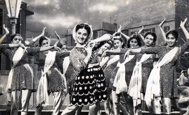 Rawail, H.S. (Director), Sagai, 1951 | Photographic Still | CinemaEducation | 00833975
