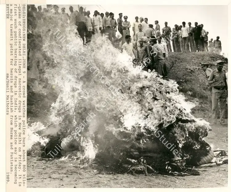 Malhotra, Sunil (Photographer), Del02: Drugs: New Delhi, June 9, 1989 | Contemporary Photograph | Photography | 00114716