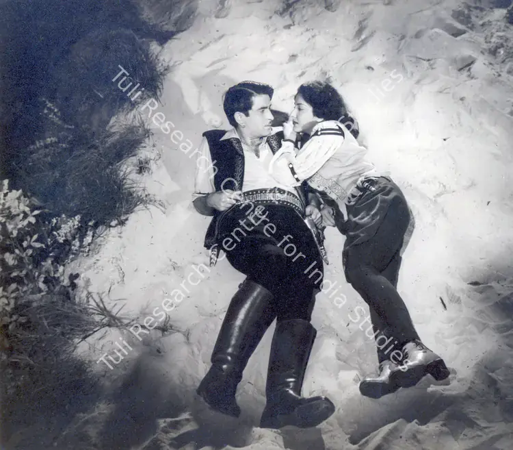 Naik, Saju (Cinematographer), Amber, 1952 | Photographic Still | CinemaEducation | 00829968