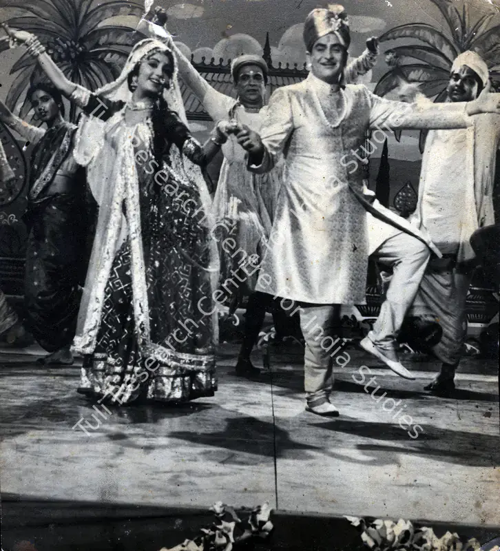 Mukadam, M.W (Cinematographer), Dulha Dulhan, 1964 | Photographic Still