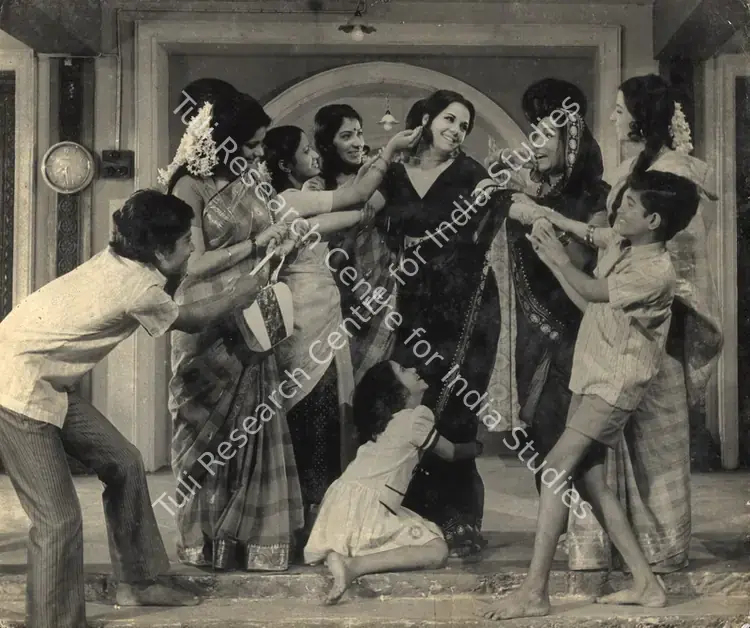 Doraisamy, B. (Producer), Aaina, 1974 | Photographic Still | CinemaEducation | 00835372