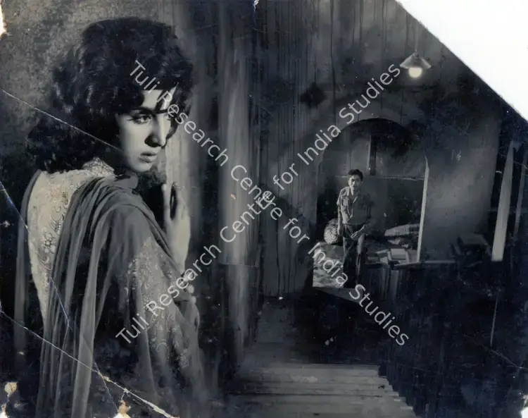 Ratra, V. (Cinematographer), House No 44, 1955 | Photographic Still | CinemaEducation | 00831610