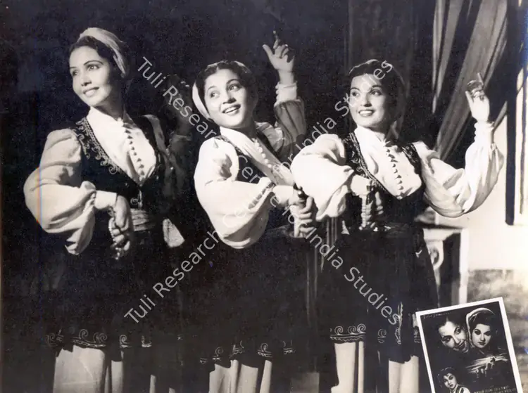 Bee, Jay (Producer), Watan, 1954 | Photographic Still | CinemaEducation | 00834577