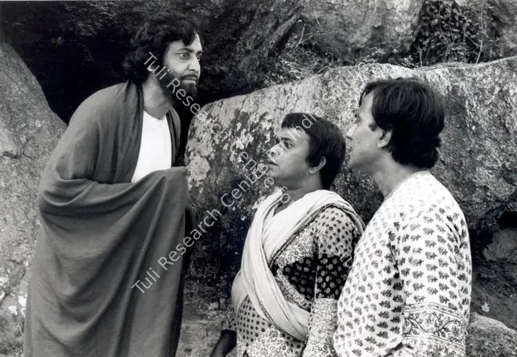 Roy, Soumendu (Cinematographer), Hirak Rajar Deshe, 1980 | Photographic Still | CinemaEducation | 00663339