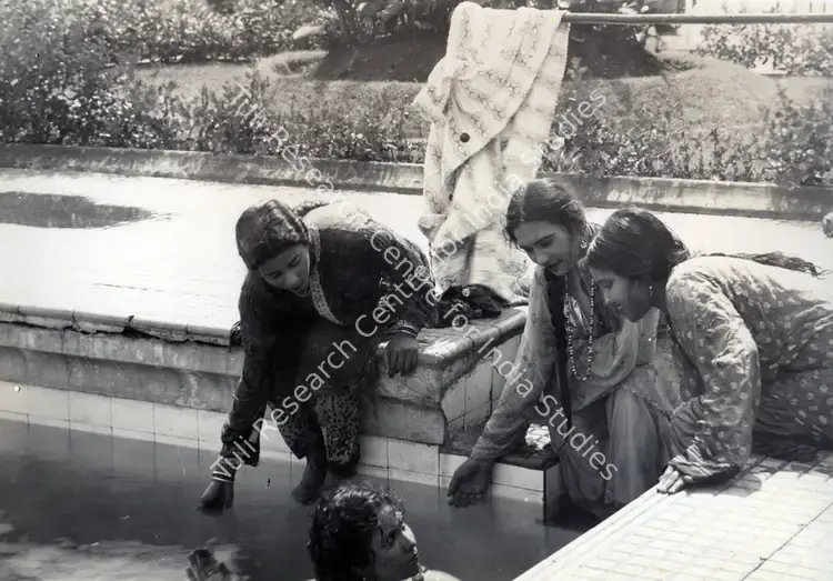 Gidwani, Moti B. (Director), Insaan Ya Shaitan, 1933 | Photographic Still | CinemaEducation | 00831668