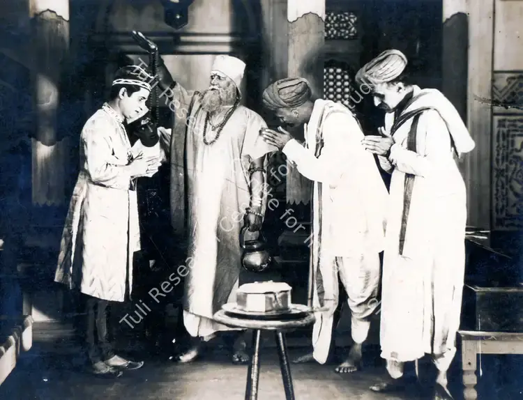 Gidwani, Moti B. (Director), Niti Vijay, 1932 | Photographic Still | CinemaEducation | 00832911